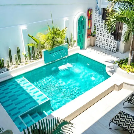 Casana Rosa Hotel